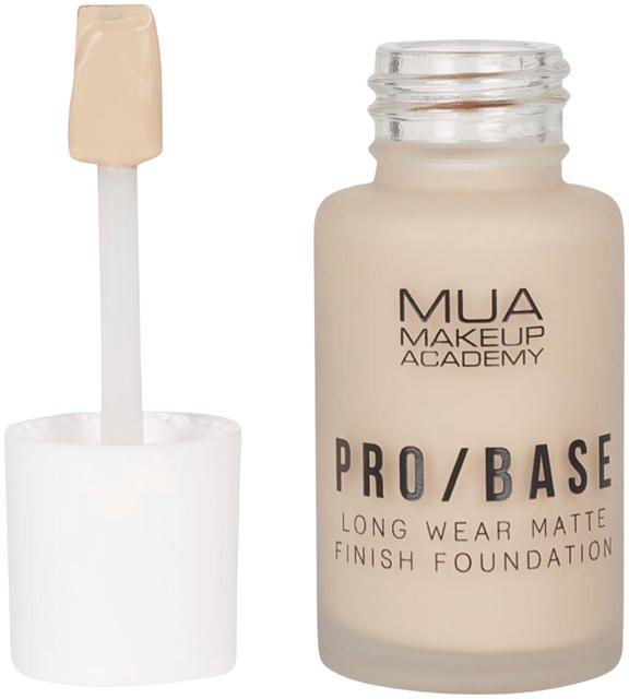 MUA Make Up Academy Pro Base Long Wear Matte Finish Foundation 30 ml 110 meikkivoide